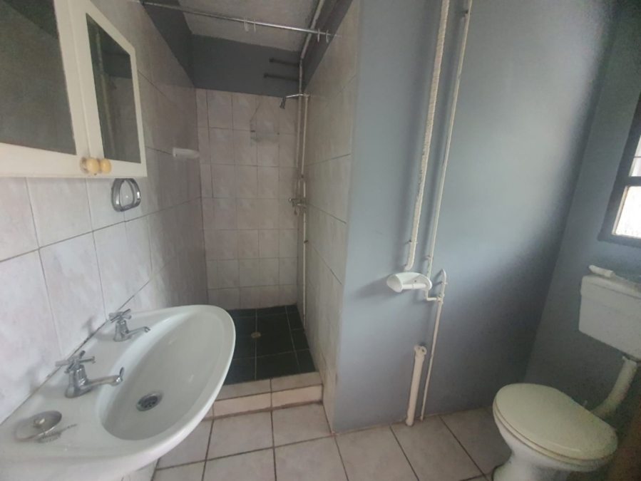 To Let 1 Bedroom Property for Rent in Dorchester Heights Eastern Cape